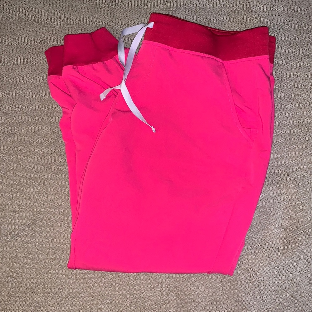 💉💉SOLD💉💉 FIGS shocking pink Zamora jogger